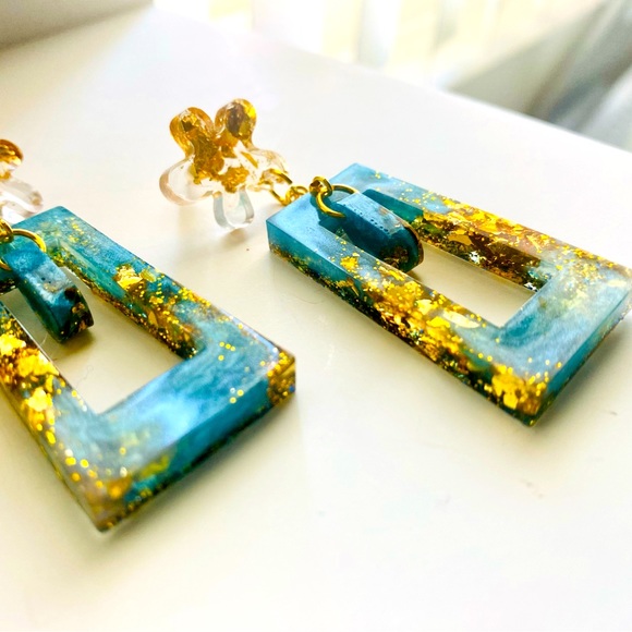 Isadora - Picture 2 of 9